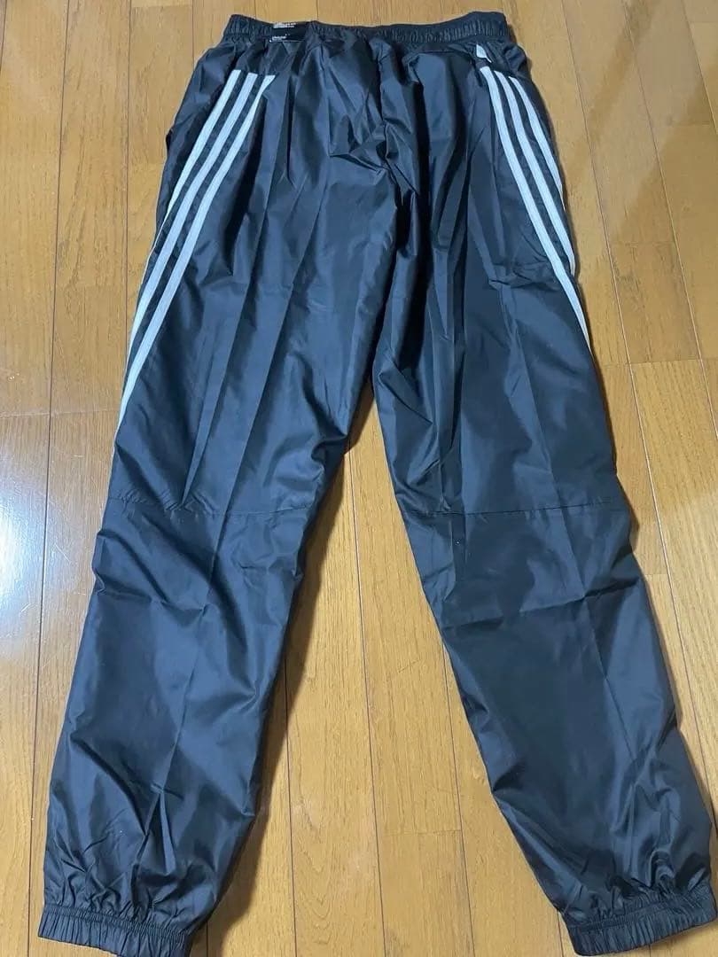 adidas フード付きウィンドブレーカー 黒上下