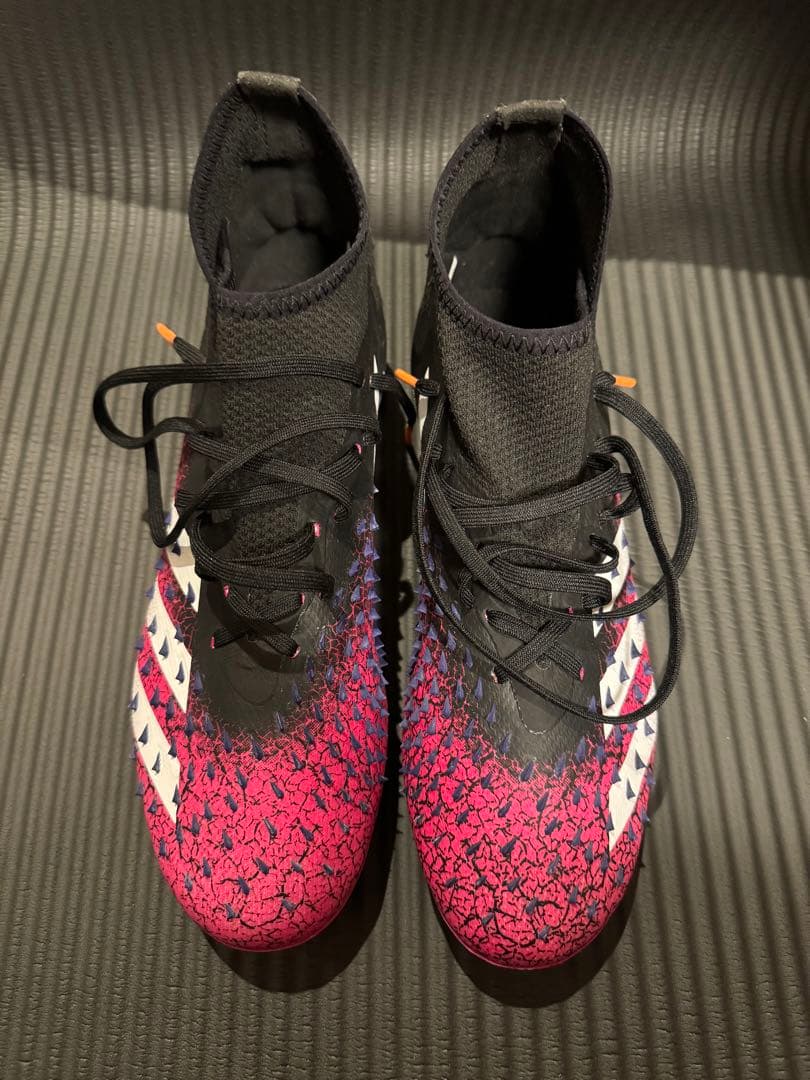adidas プレデター サッカースパイク