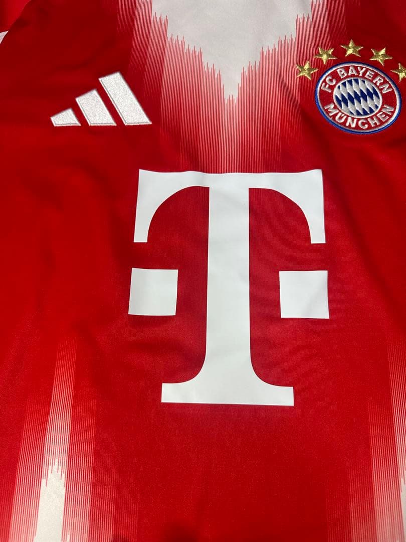 アディダス] adidasFCバイエルン 25/26 ホームユニフォーム 正規品