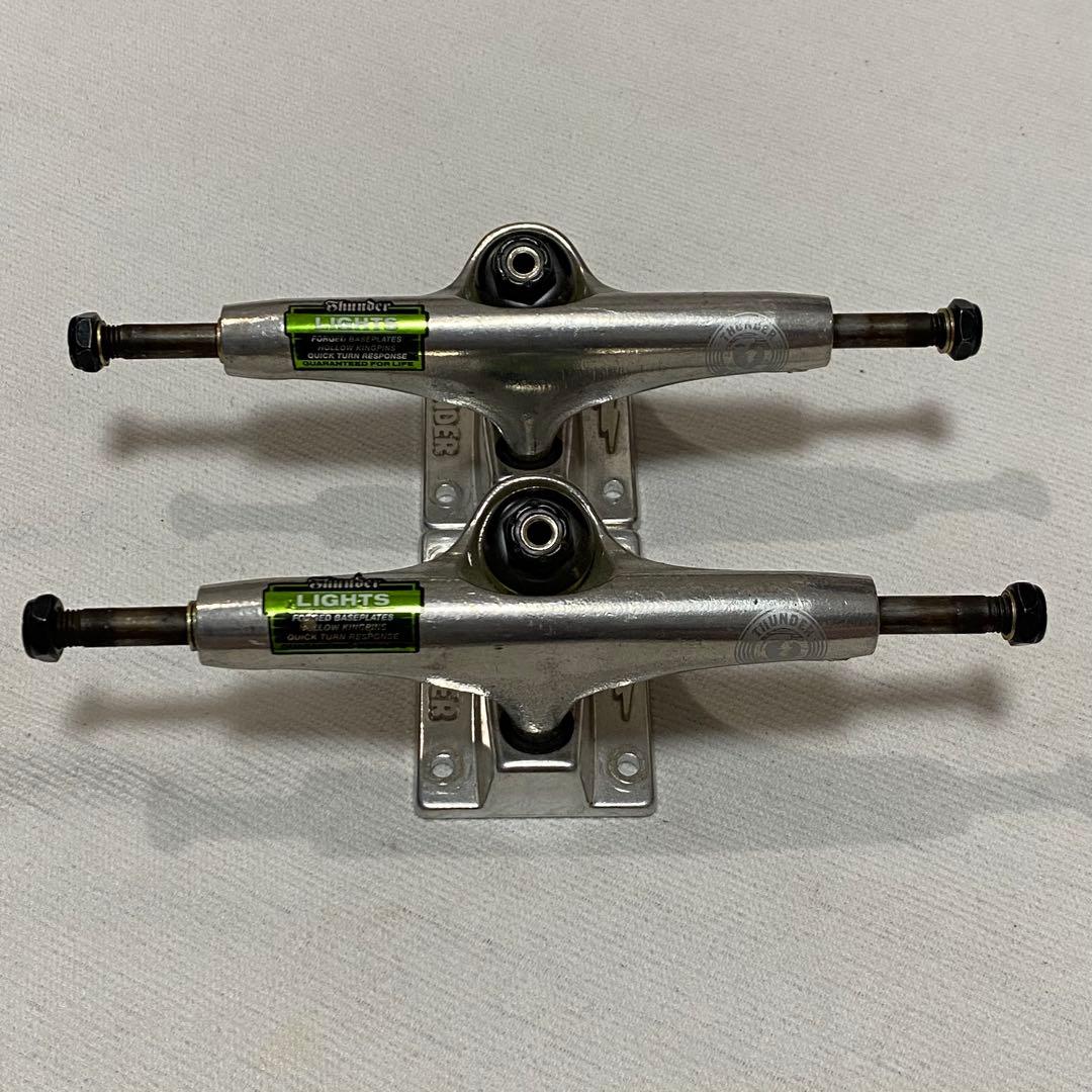 スケートボード THUNDER TRUCKS POLISHED LIGHTS II 147SET