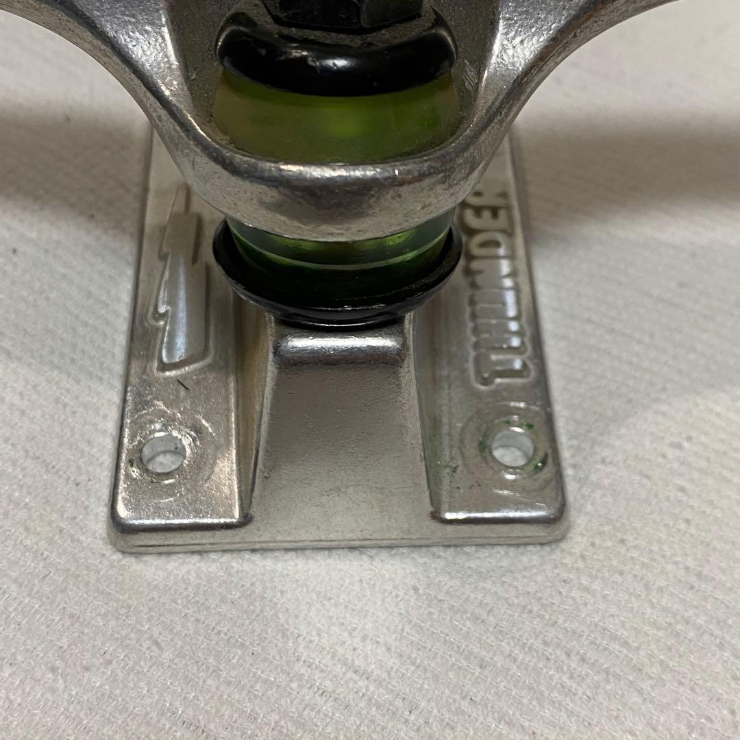 スケートボード THUNDER TRUCKS POLISHED LIGHTS II 147SET
