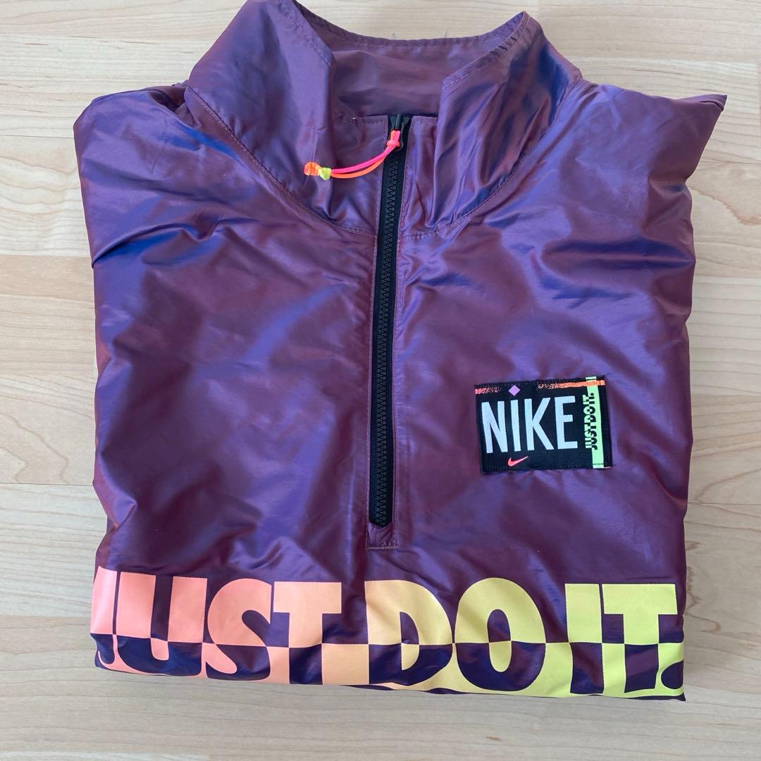 NIKE ウィンドブレーカー