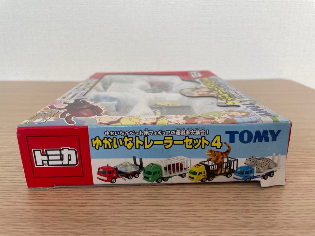 トミカ　ゆかいなトレーラーセット4