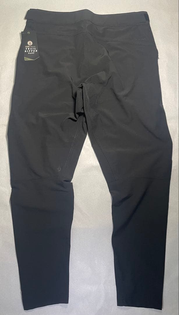 VOLCOM ブラックパンツ サイズ34. Lサイズ