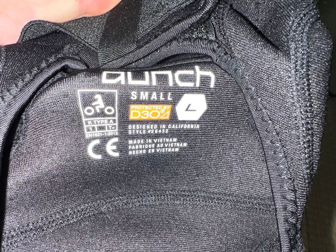 FOX フォックス LAUNCH D30 ニーシンガード エルボーガードセット
