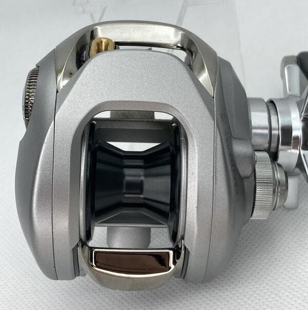 極上美品 ダイワ TD-Z 103H 箱付き 右ハンドル DAIWA