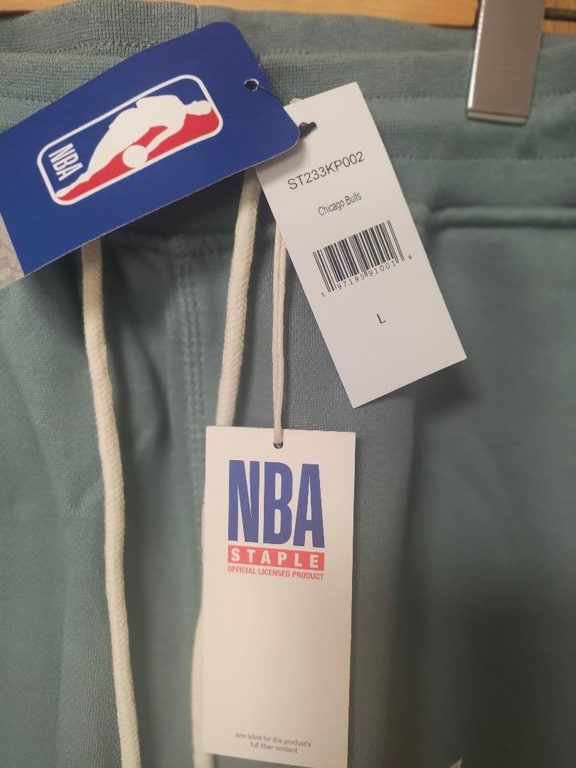 NBA STAPLE　シカゴブルズ スウェットパンツ Lサイズ　ミント
