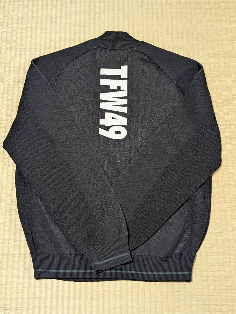 TFW49 ロゴ入り ニット　サイズXL新品