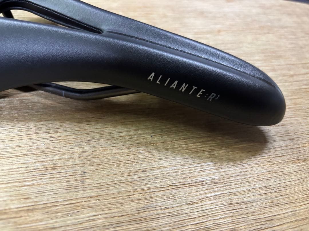 フィジーク ALIANTE R3 OPEN K:IUM fizik アリアンテ