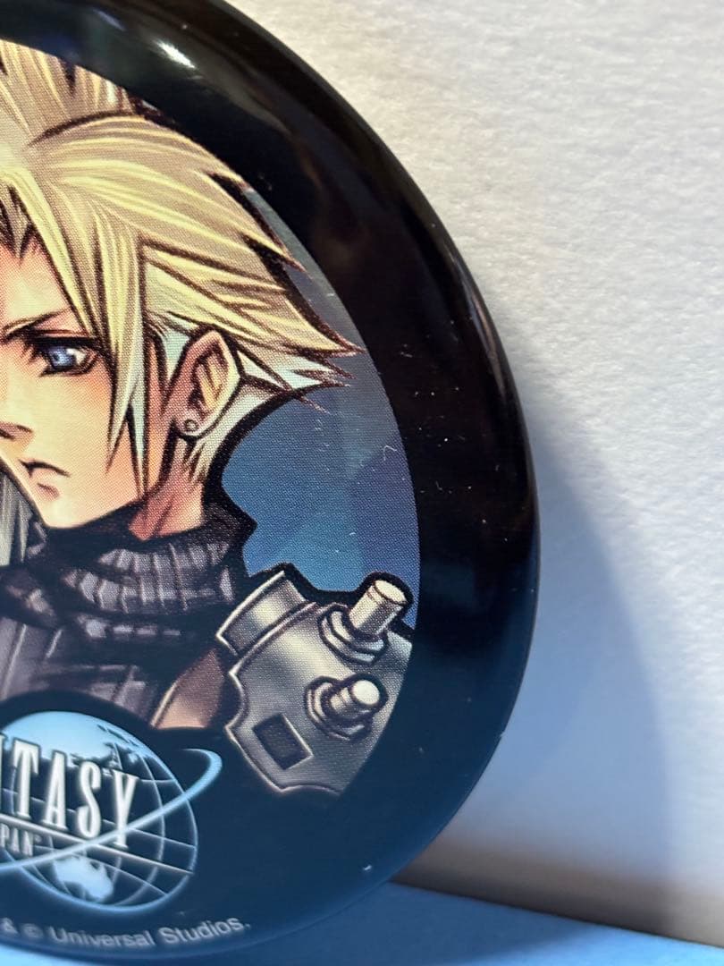 FF7 クラウド ディシディアFF USJ ユニバコラボ限定缶バッジ　カバー付き