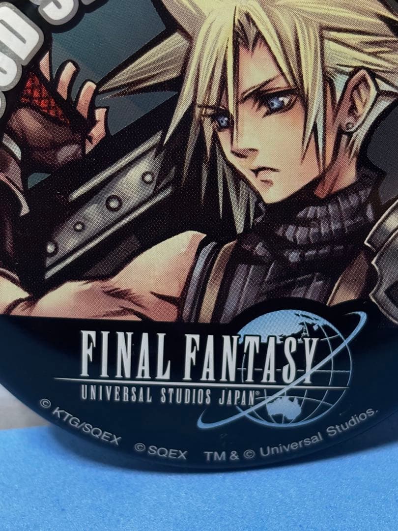 FF7 クラウド ディシディアFF USJ ユニバコラボ限定缶バッジ　カバー付き