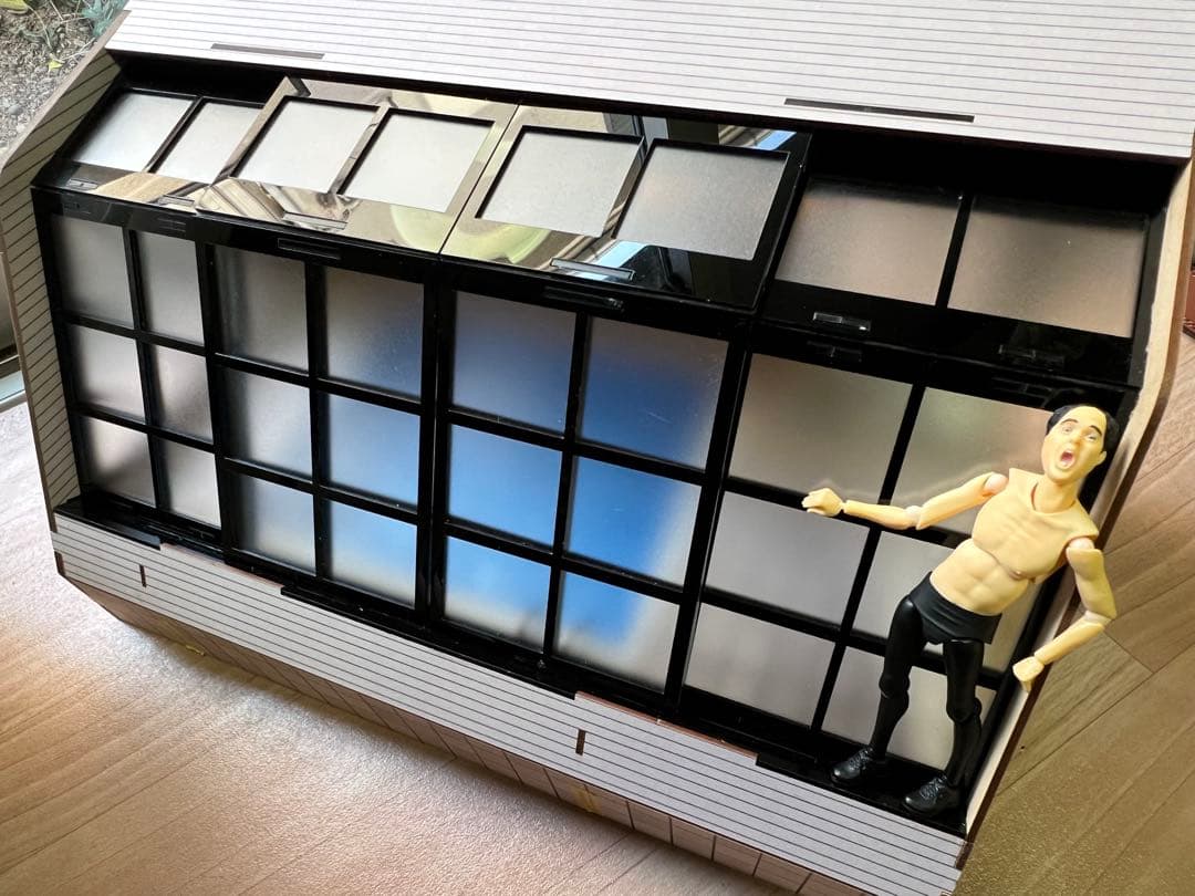 例のプール　フィギュア用ジオラマ　キット組立完成品　1/12
