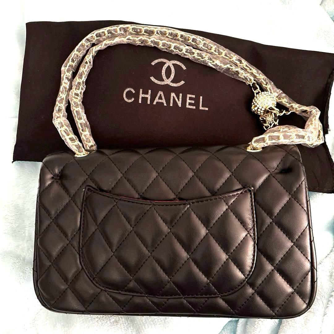 CHANEL ノベルティ　キルティング ショルダーバッグ　ゴールドチェーン