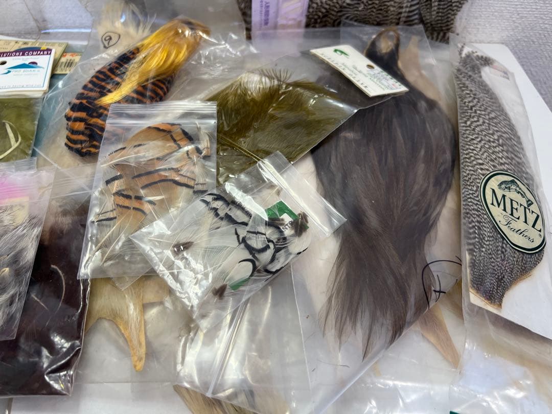 あ*わ様 釣具引退品　フライタイイング マテリアル大量まとめ売り　中古釣具　現状