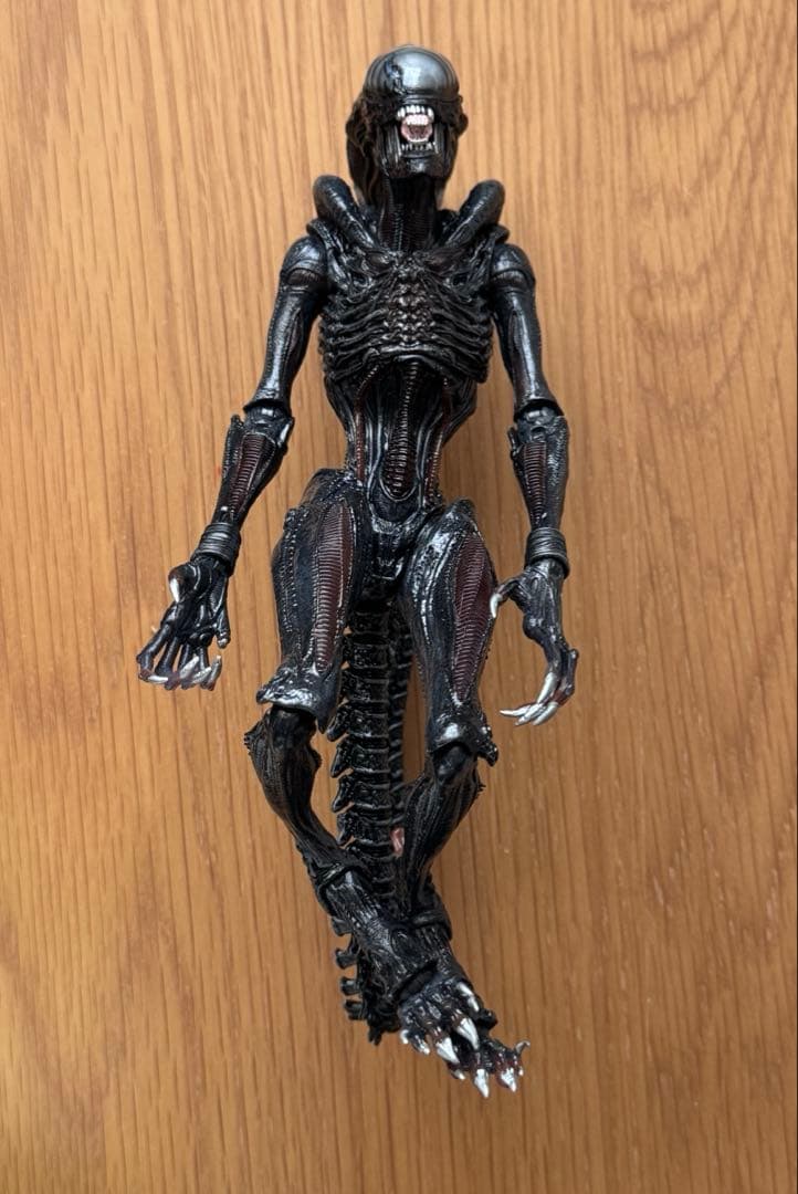 エイリアン:ロムルス/ スコーチド ゼノモーフ フィギュア NECA ネカ