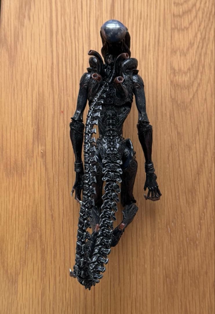 エイリアン:ロムルス/ スコーチド ゼノモーフ フィギュア NECA ネカ
