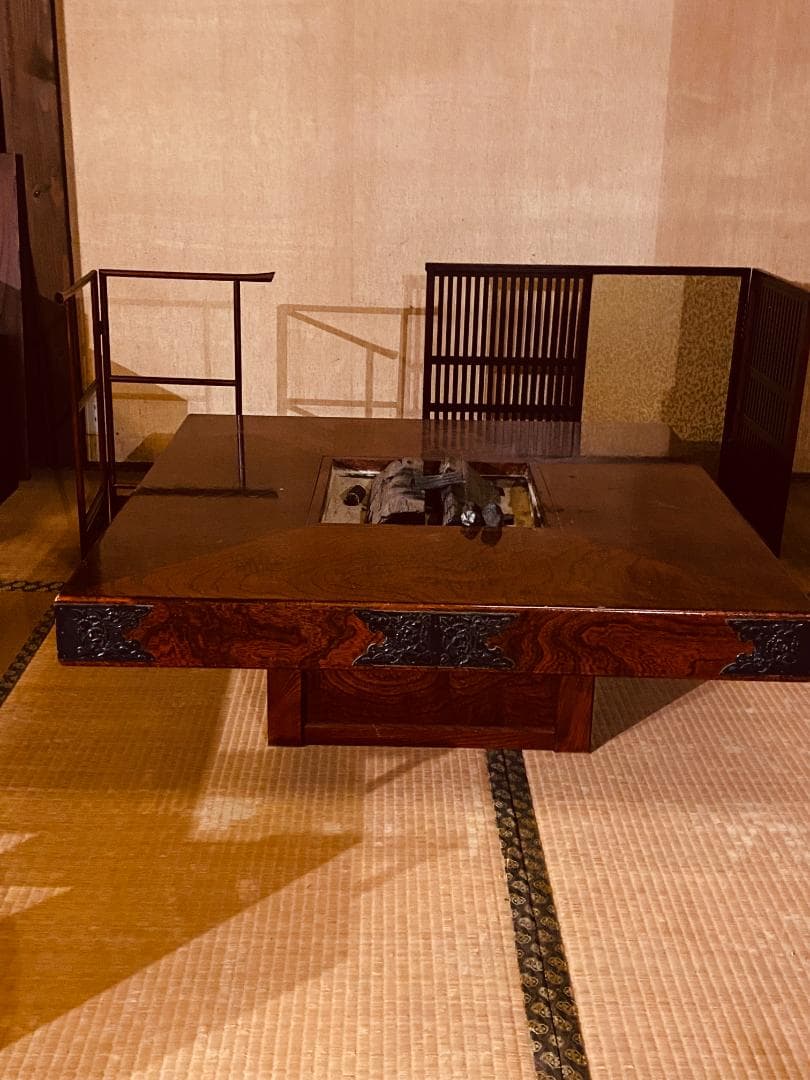 欅の玉木目　火鉢座卓　配送は関東圏までとさせていただきます。