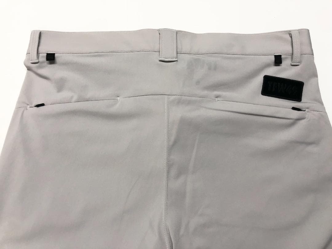 ○★新品未使用　TFW49　ハイパーストレッチスリムパンツ　L　ライトグレー