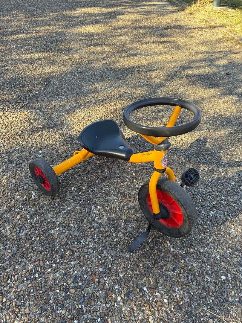 BorneLund 三輪車 黄色 赤ホイール　(大阪市内)
