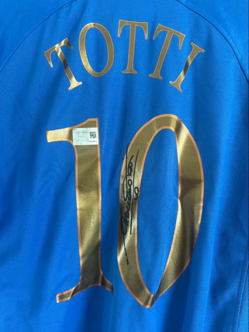 鑑定書付きトッティサイン入り2004 pumaイタリア代表 ホーム ユニフォーム