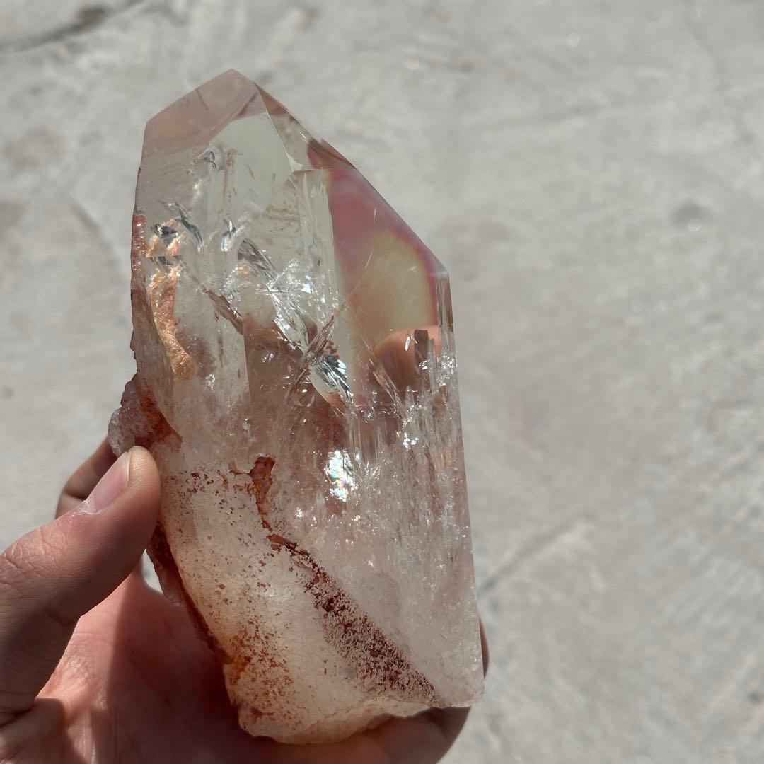 天然石虹あり　水晶のポイント　置物　台座付きG.706