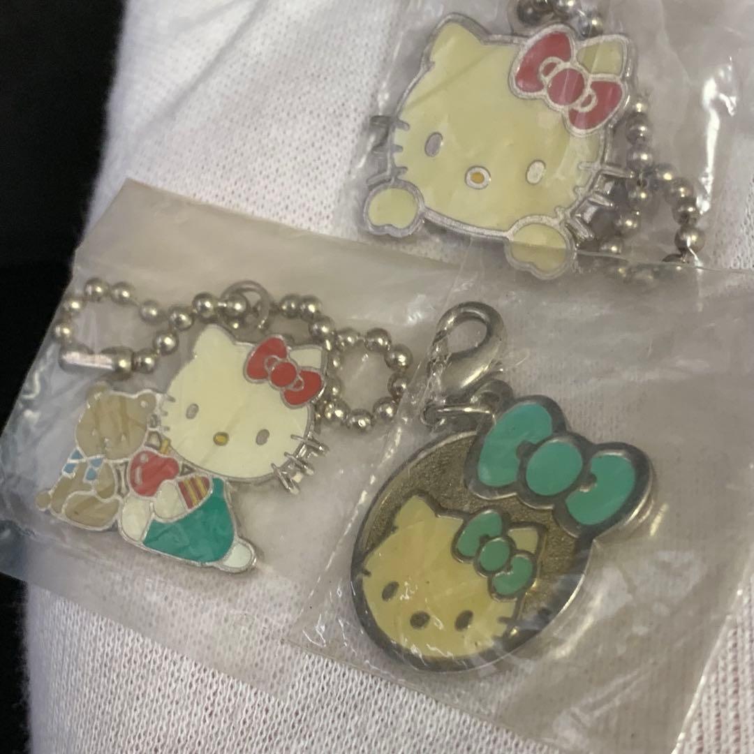 《激レア！未開封品》⭐︎Sanrio ハローキティ メタルチャーム 当時物3種♪⭐︎