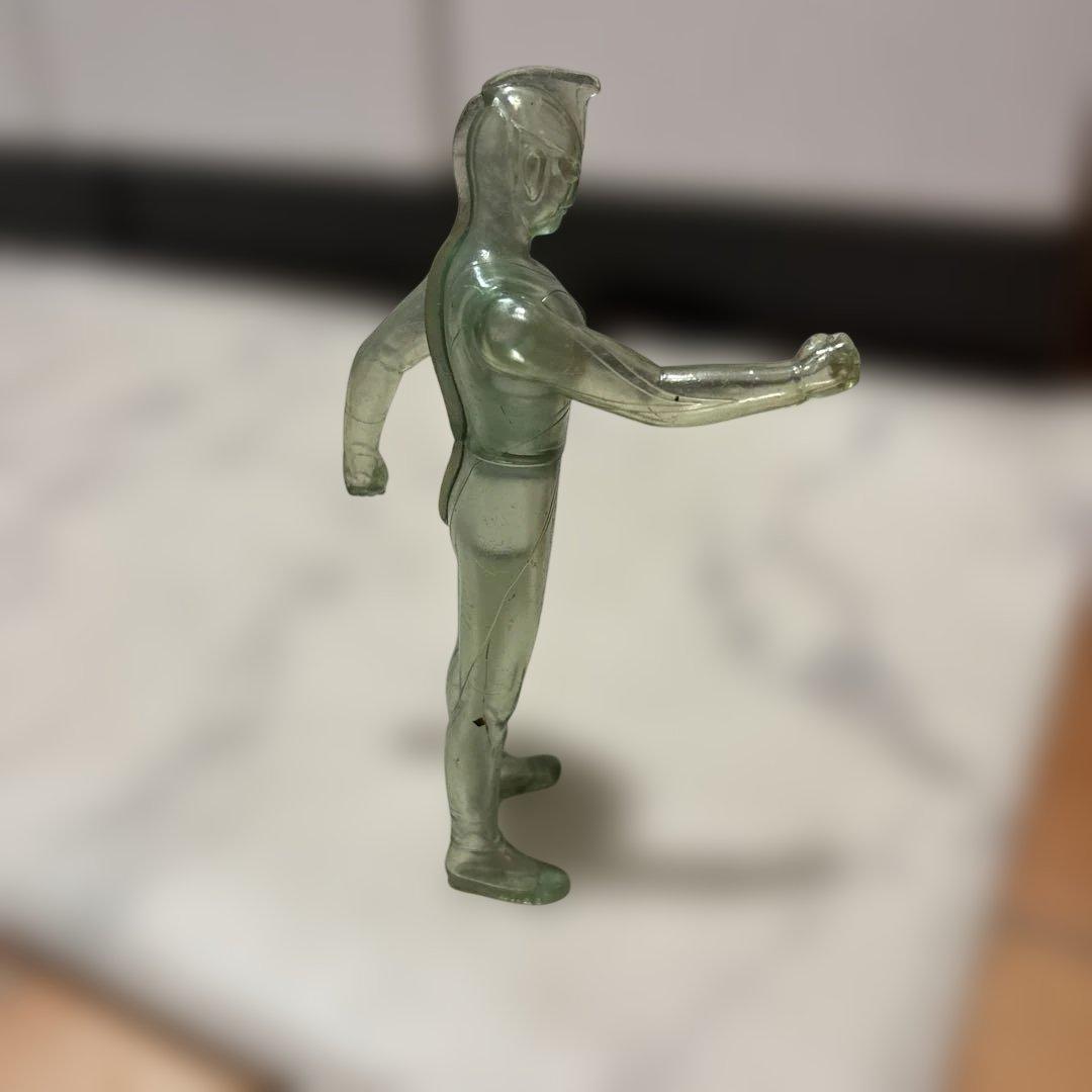 ウルトラマン 透明グリーン フィギュア
