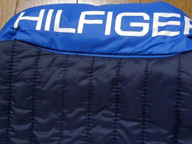 【大きい】XL日本サイズ位新品トミーヒルフィガーUSA限定蓄熱ダウンジャケット