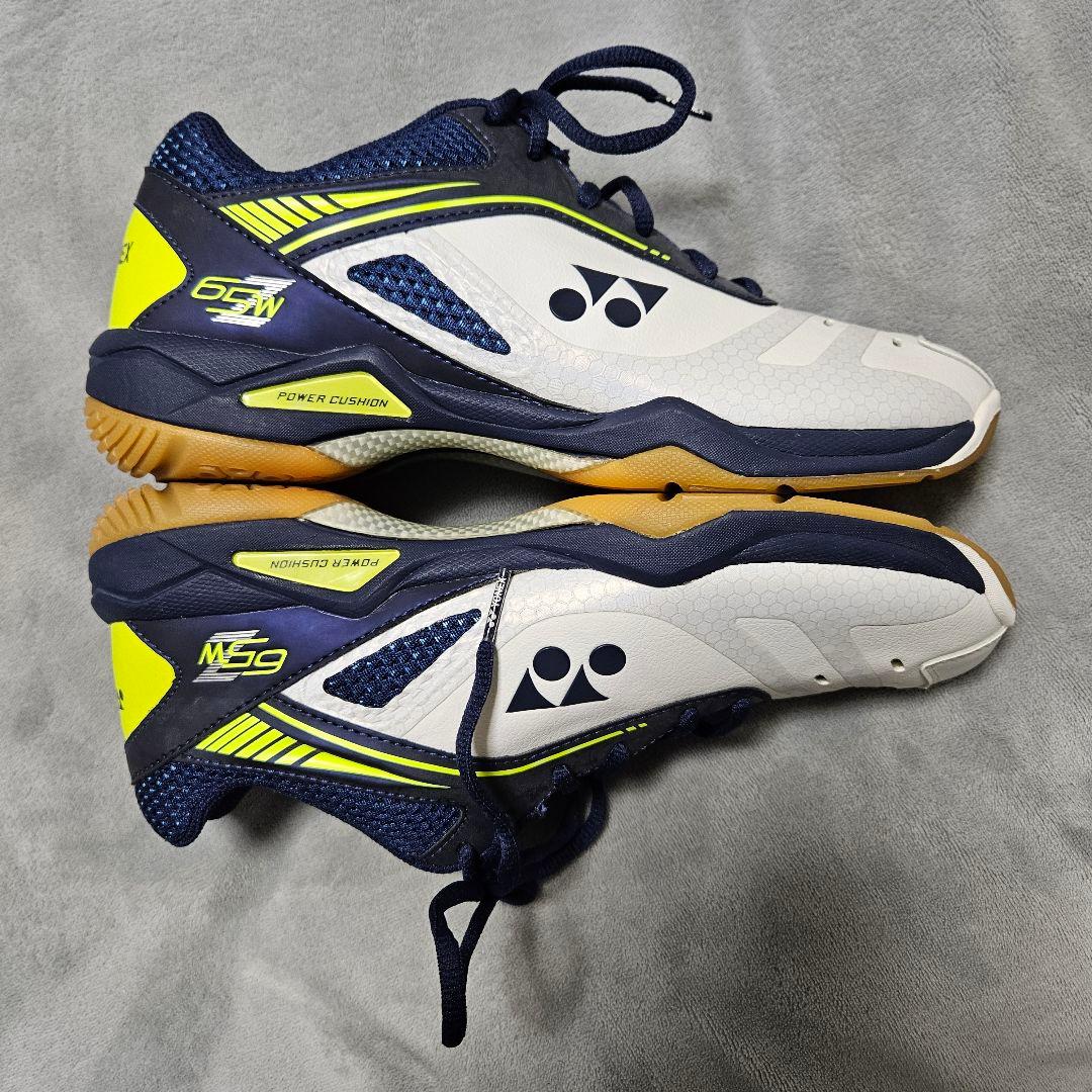 【美品】YONEX パワークッション 65ZW バドミントンシューズ 26.0