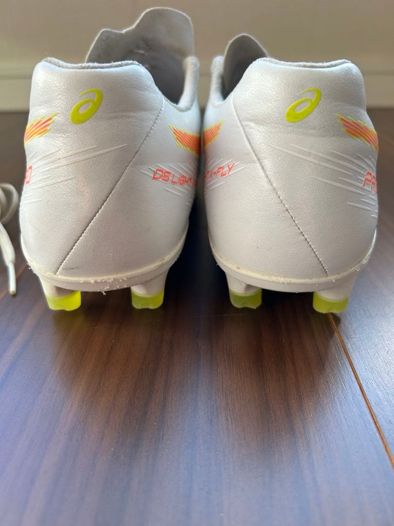 ASICS PRO ホワイト/オレンジ スパイクシューズ