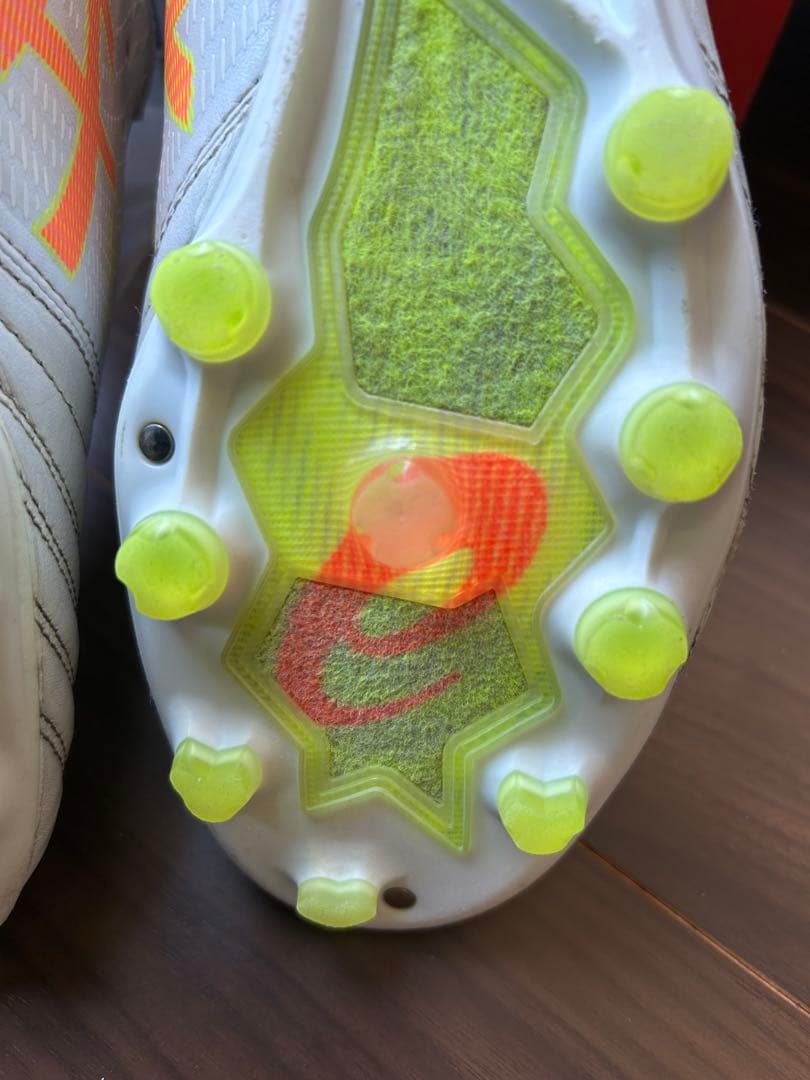 ASICS PRO ホワイト/オレンジ スパイクシューズ