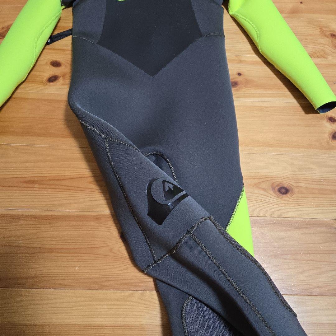 【新品・未使用】Quiksilver フルスーツ イエロー/黒 140