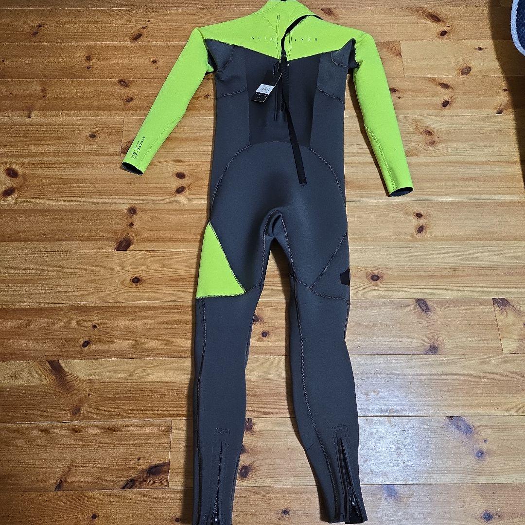 【新品・未使用】Quiksilver フルスーツ イエロー/黒 140