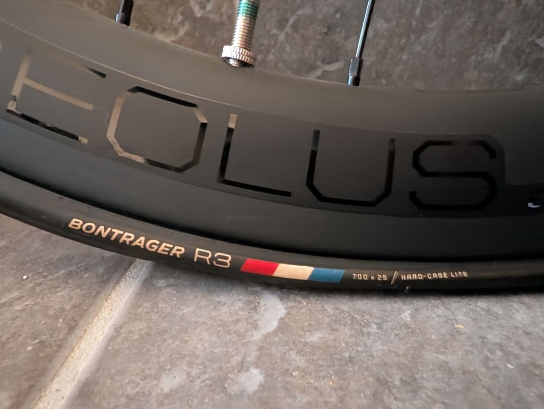 【期間限定値下げ】Madone SL 6 Di2 Gen 6 + 未使用備品一式