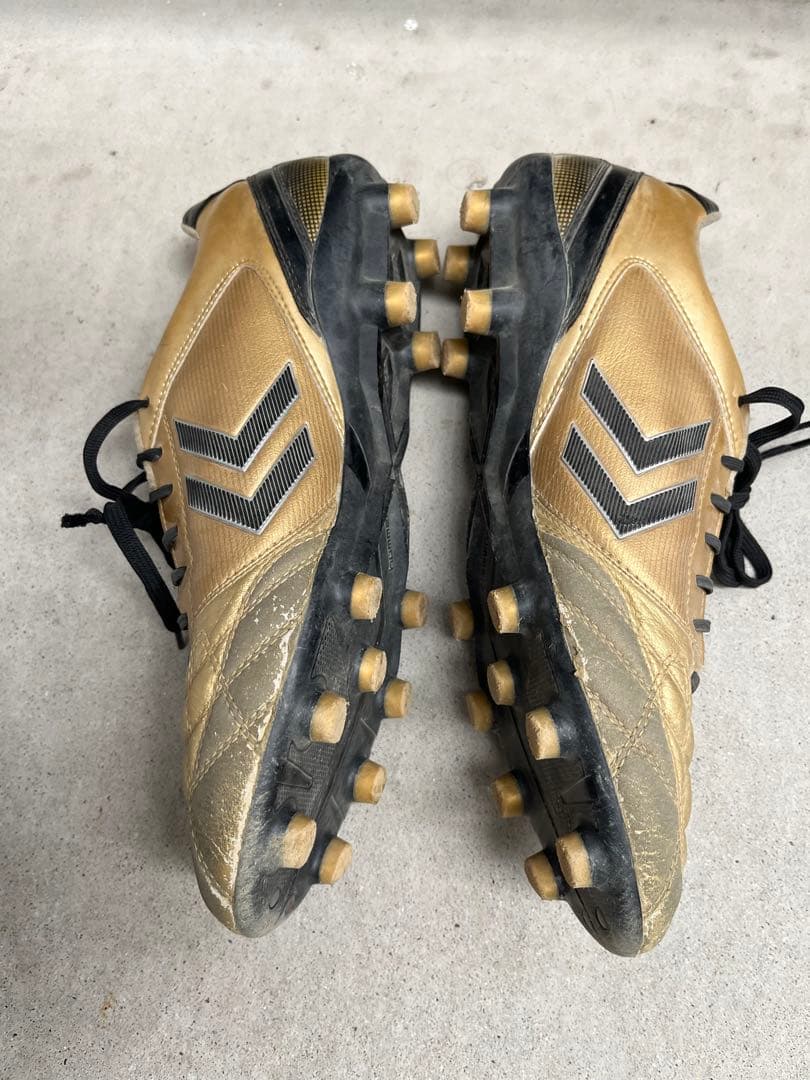 hummel ヴォラート PRO ゴールド×ブラック