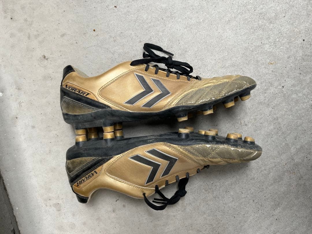 hummel ヴォラート PRO ゴールド×ブラック