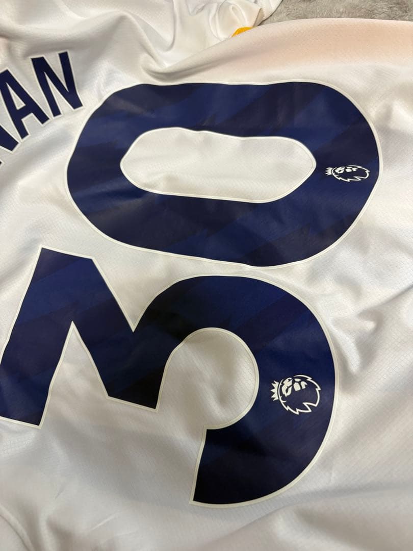 BRIGHTON & HOVE ALBION エストゥピニャン30番シャツ