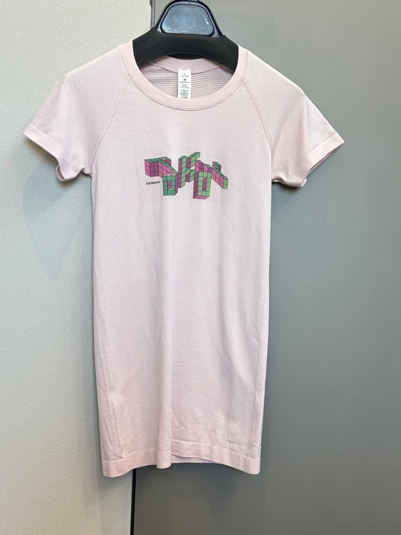 【美品】ルルレモン　Swiftly tech 半袖