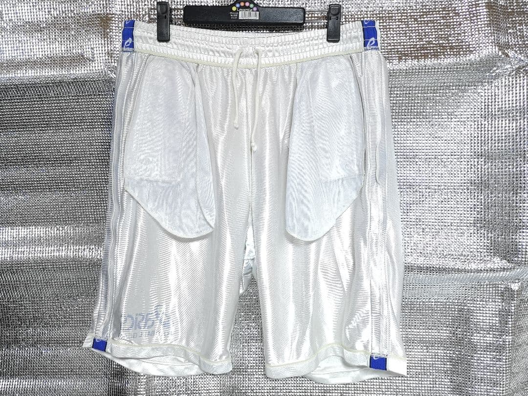 サッカー部　アシックス　ハーフパンツ　光沢ホワイト　O