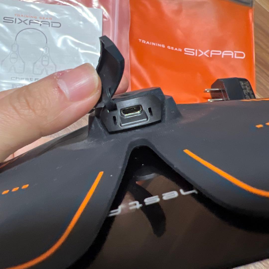 SIXPAD Chest Fit トレーニングデバイス
