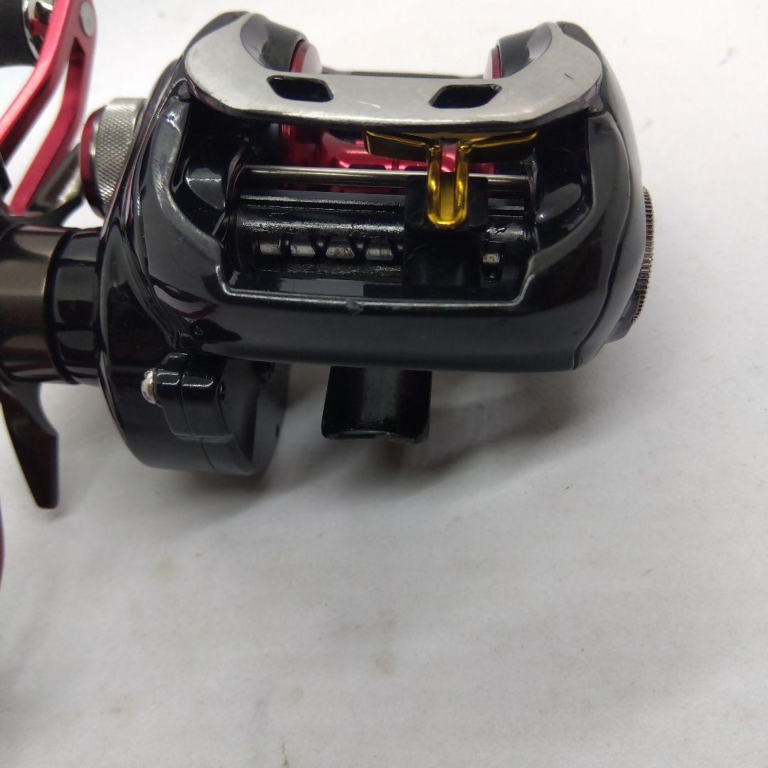 ダイワ タトゥーラHD150SH-TW 右ハンドルベイトリール 中古品