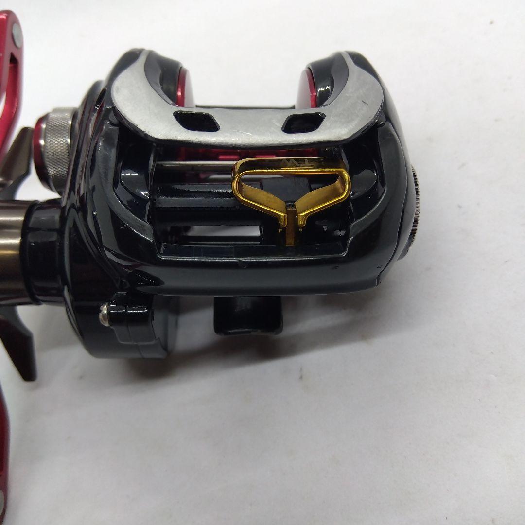 ダイワ タトゥーラHD150SH-TW 右ハンドルベイトリール 中古品