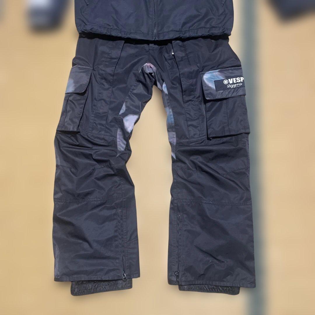 《VOLCOM＋VESP》スノーボードウェアセット 黒/白　Mサイズ