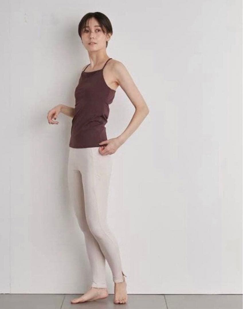 0サイズ emmi yoga エミヨガ サステナレッチレギンス ピンクベージュ