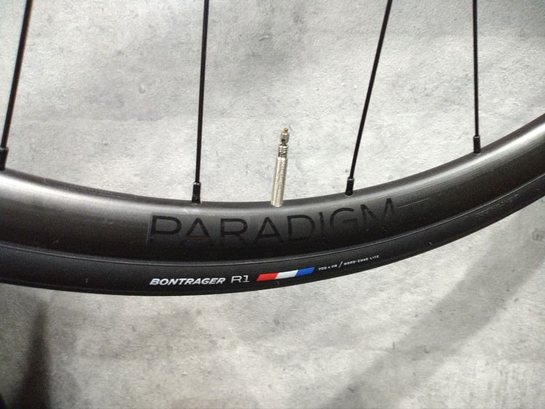 bontrager paradism 700-28c trek ホイール タイヤ