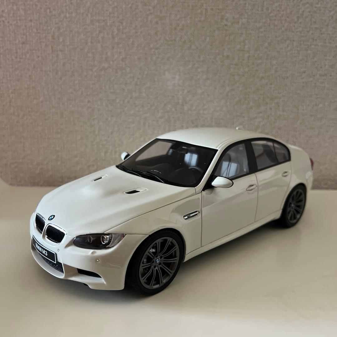  M3 ホワイト 1/18スケール