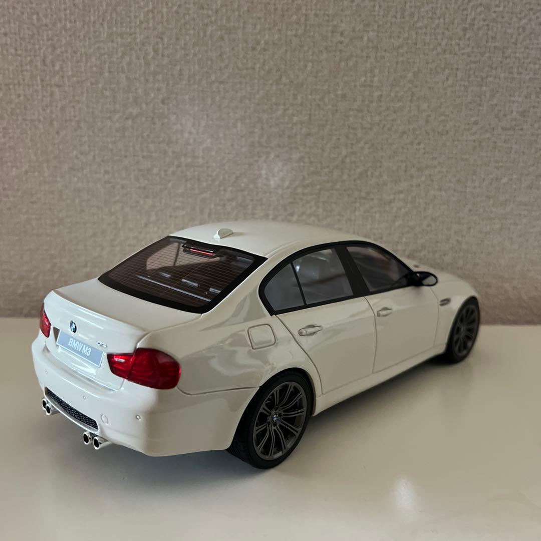  M3 ホワイト 1/18スケール