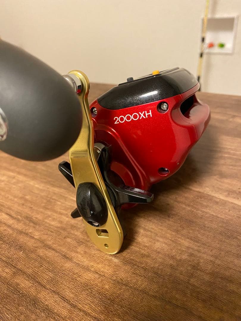値下げ美品SHIMANO SLS小舟XH 両軸リール 2000XH デジタル表示