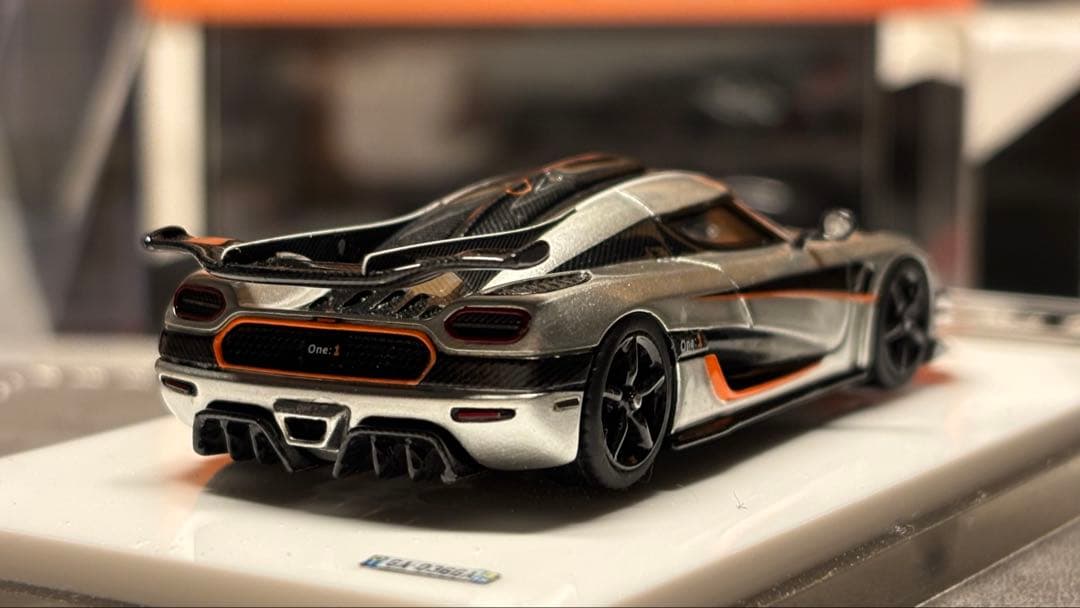 世界限定999台 vmb 1/64 ケーニグセグ one:1 シルバー