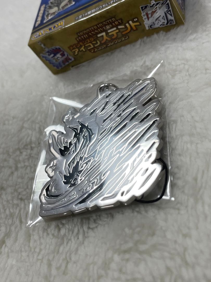 モンスターハンター　イヴェルカーナ　アイコンステンド　ストラップ　モンハン
